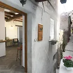 Vicolo D'este Appartamento *