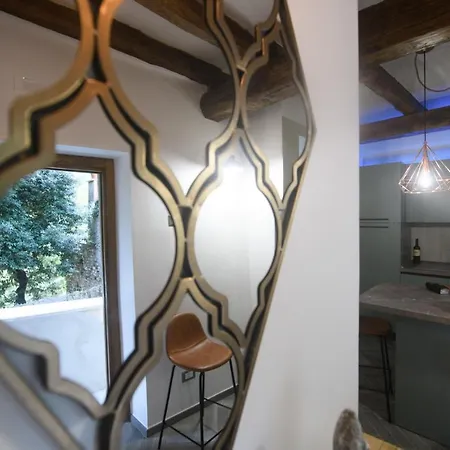 Vicolo D'este Apartament